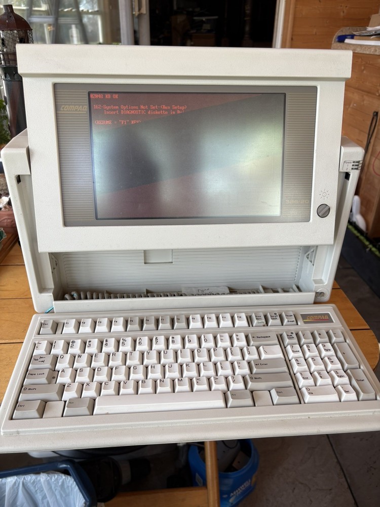 Compaq 386 Portable Computer; Model 2670