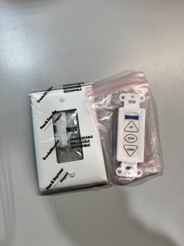 Da-Lite 40975 - Da-Lite Low Voltage Wall Switch