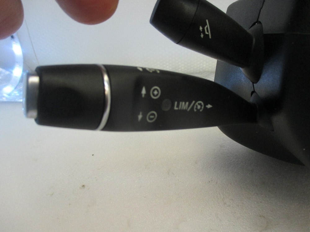 Mercedes Benz W205 steering wheel switch indicator switch switch NEW