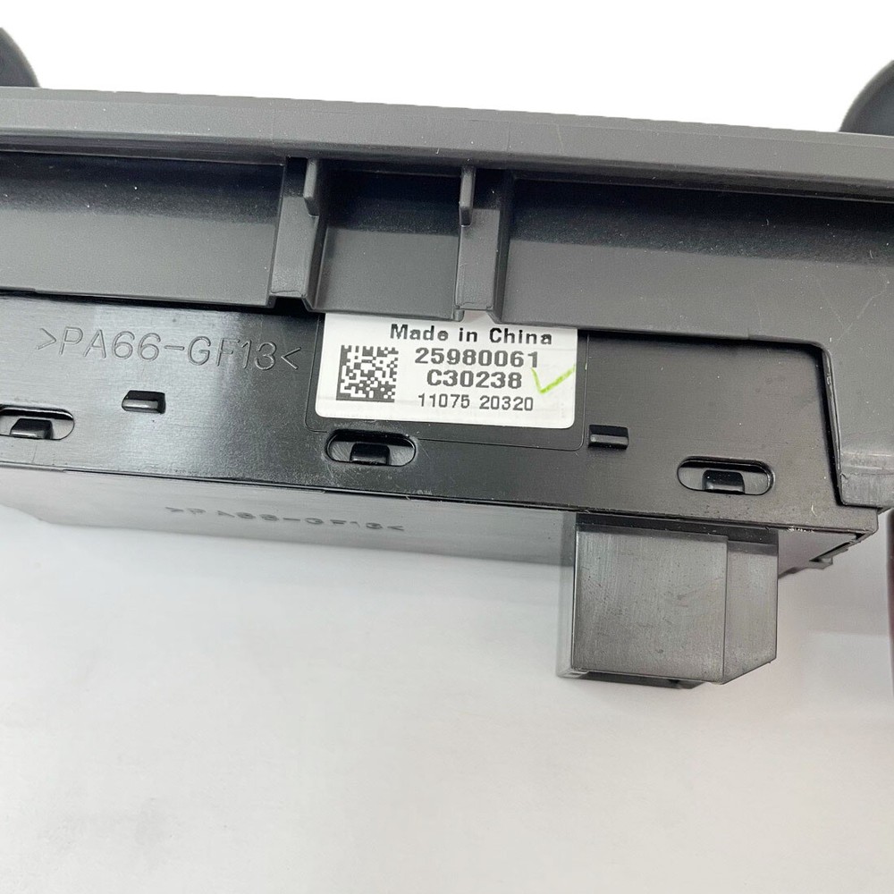 GM OEM Lighter USB Bezel Control Panel 07-14 Tahoe Sierra Escalade OEM 3 Button