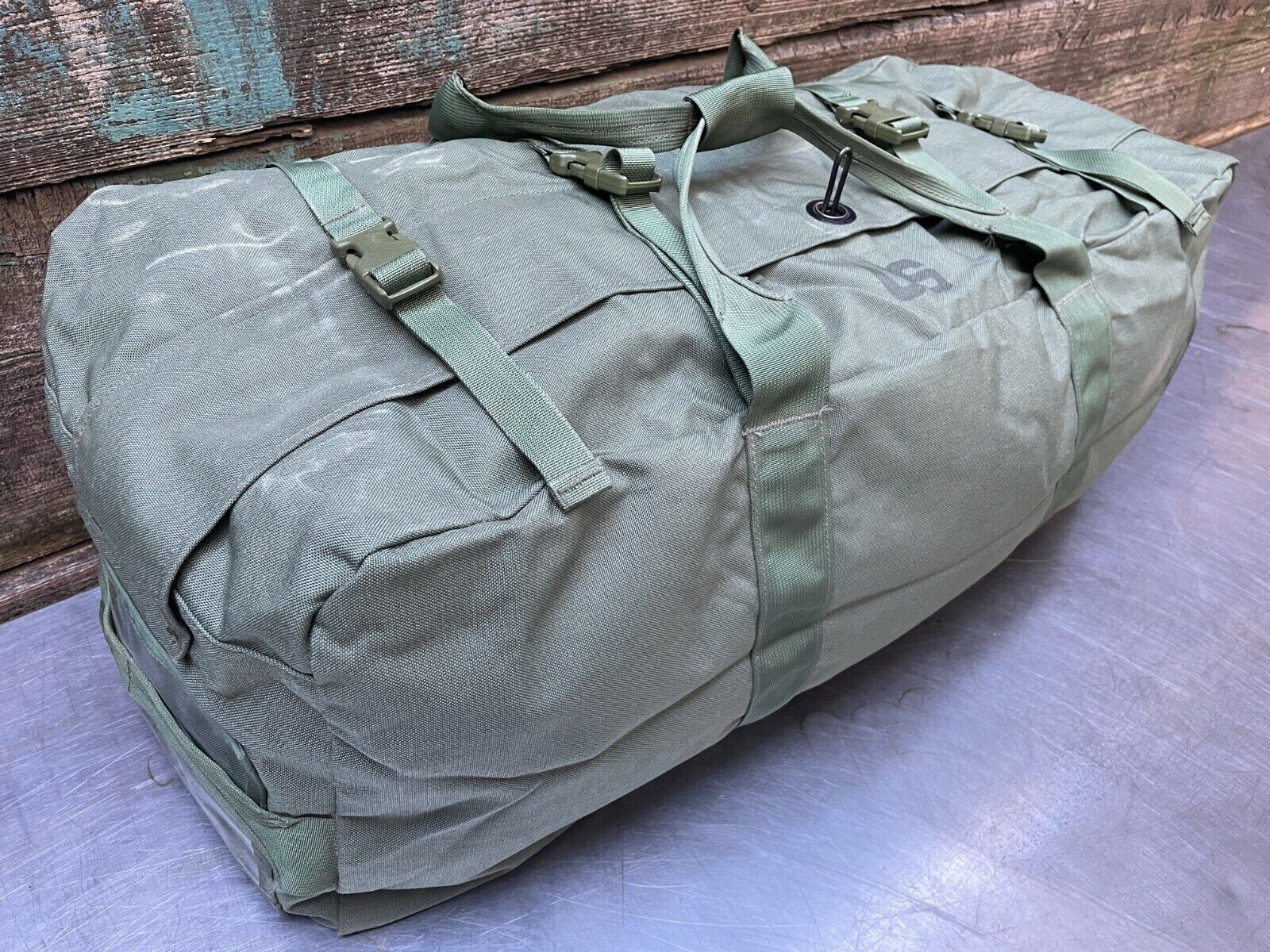 US Military IMPROVED Duffel Bag ZIPPERED Duffle Bag 8465-01-604-6541 NO PAINT