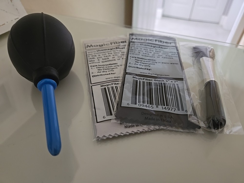 Camera Mini Cleaning Kit, Blower, Cloths & Brush