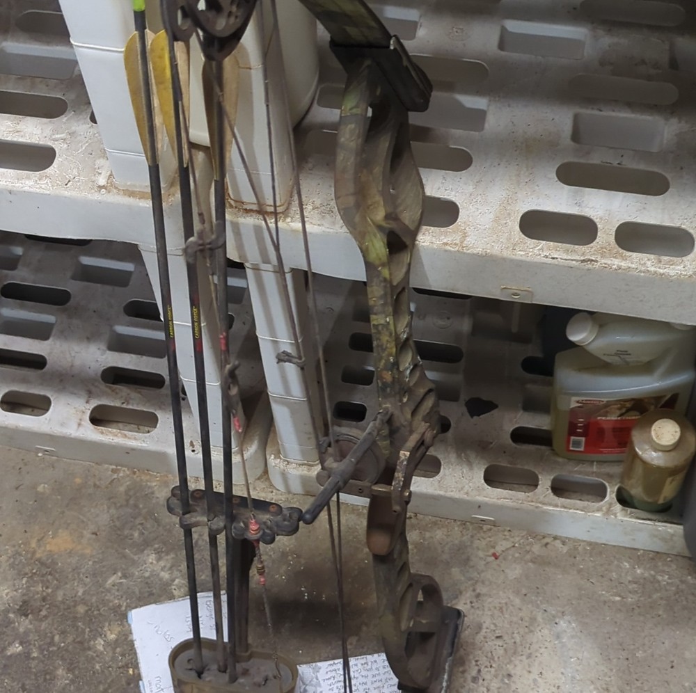 PSE Excursion Compound Bow Camo Aluminum for Men Hunting Archery