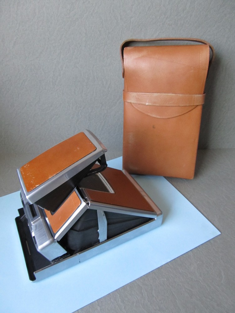 Polaroid SX-70 Instant Land Camera