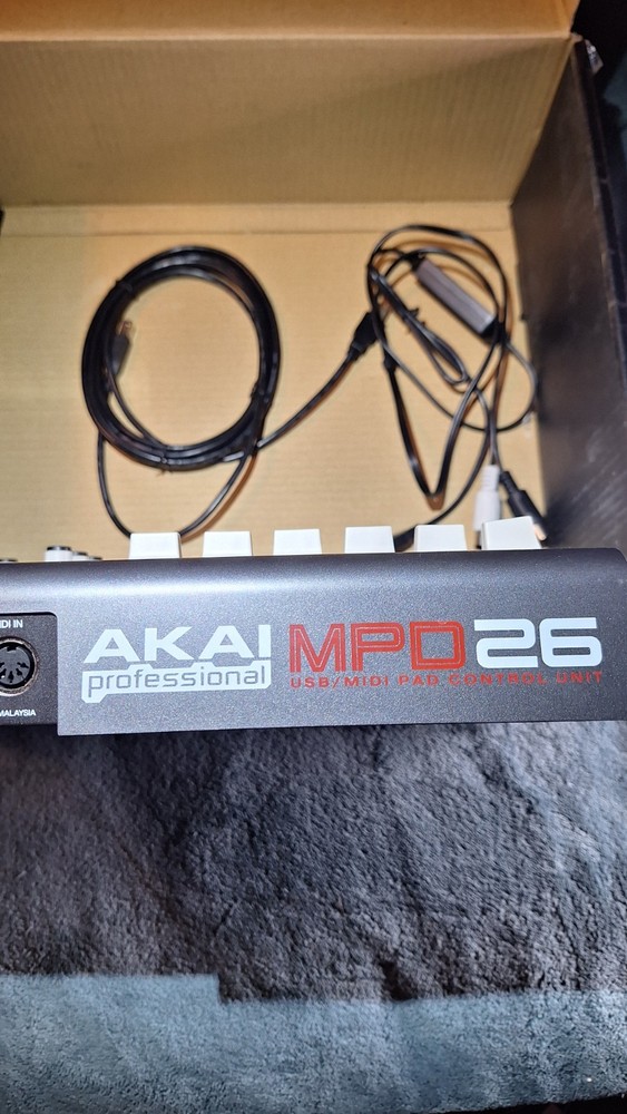 Akai MPD26 Velocity Sensitive Pad Controller