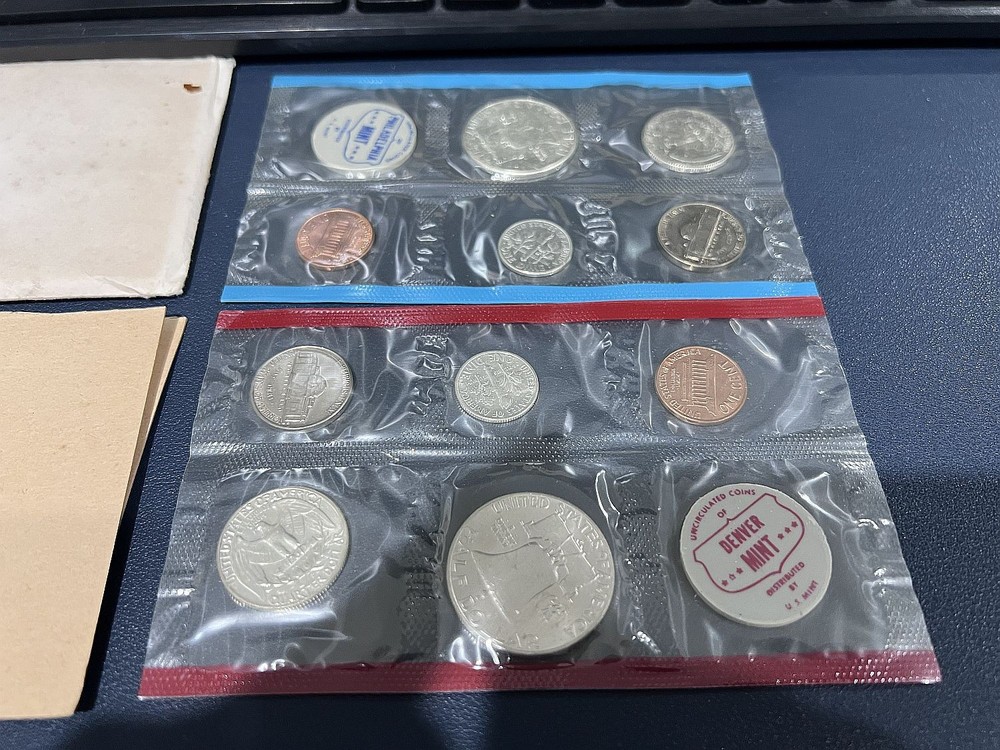 1963 P&D 10 Coin Mint Set in Envelope