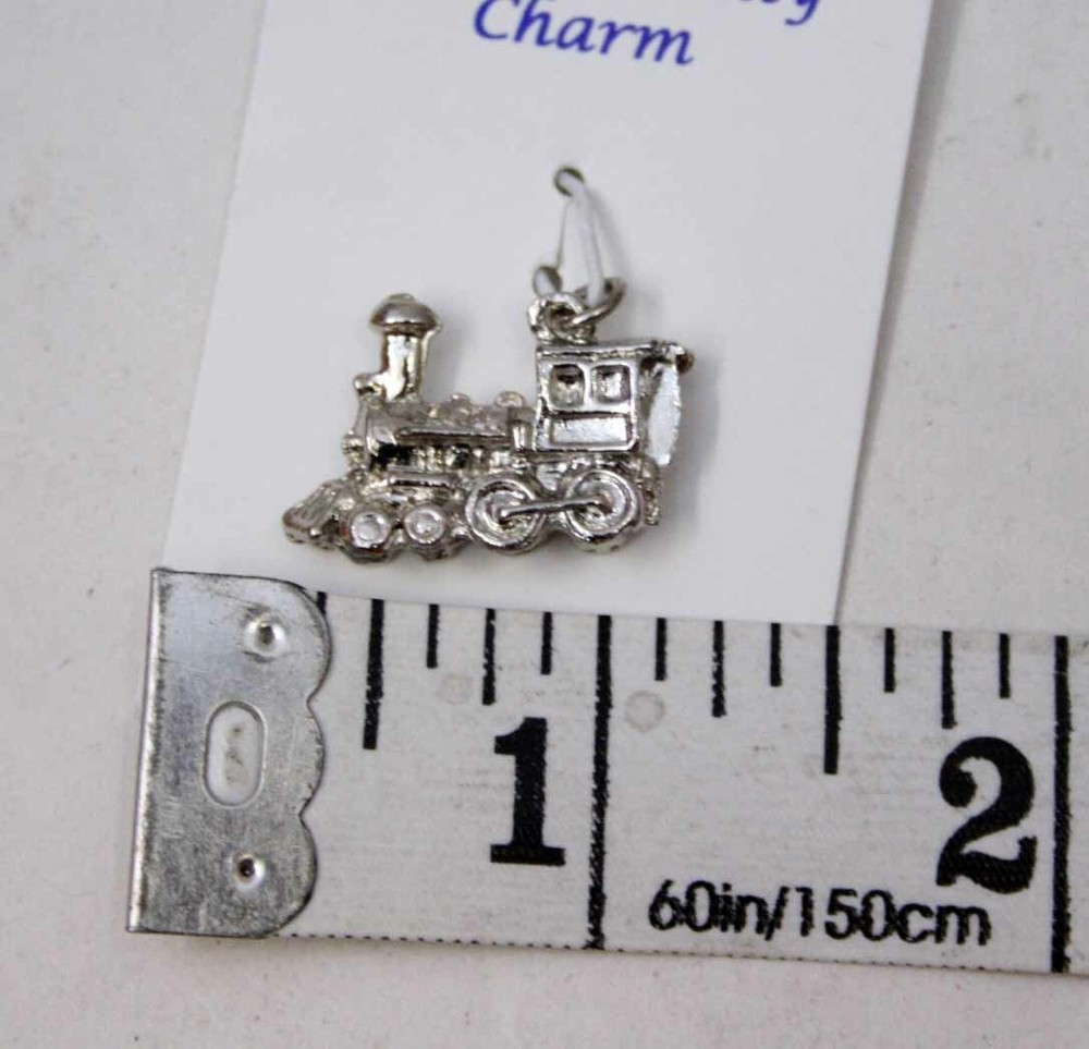 LOCOMOTIVE TRAIN ENGINE CHARM - USA !