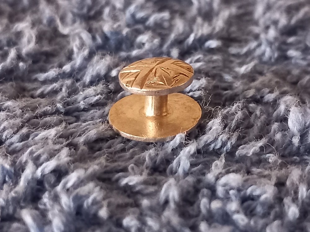 Unusual Vintage Hallmarked Silver Stud