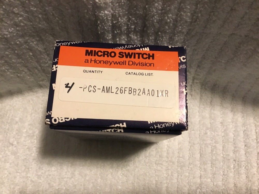 Honeywell MicroSwitch: AML26FBB2AA01XR Push Button Switches