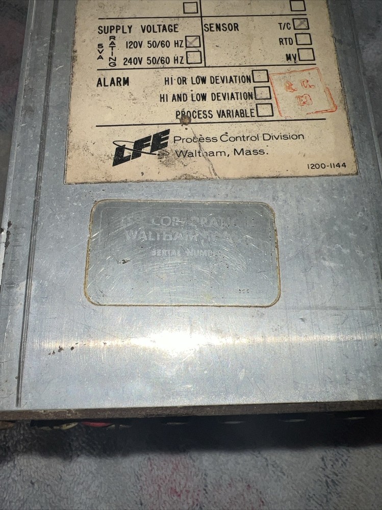 LFE Series 230 Temperature Controller