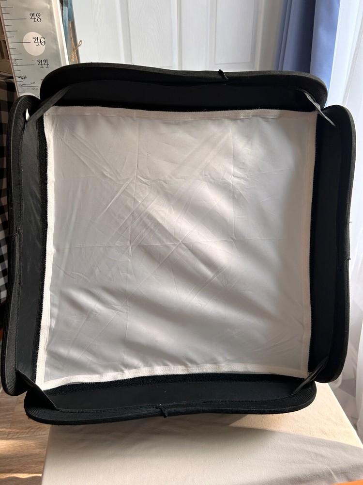 Flash Soft box w/ Hot shoe mount-24"square with relective & soft white-foldable