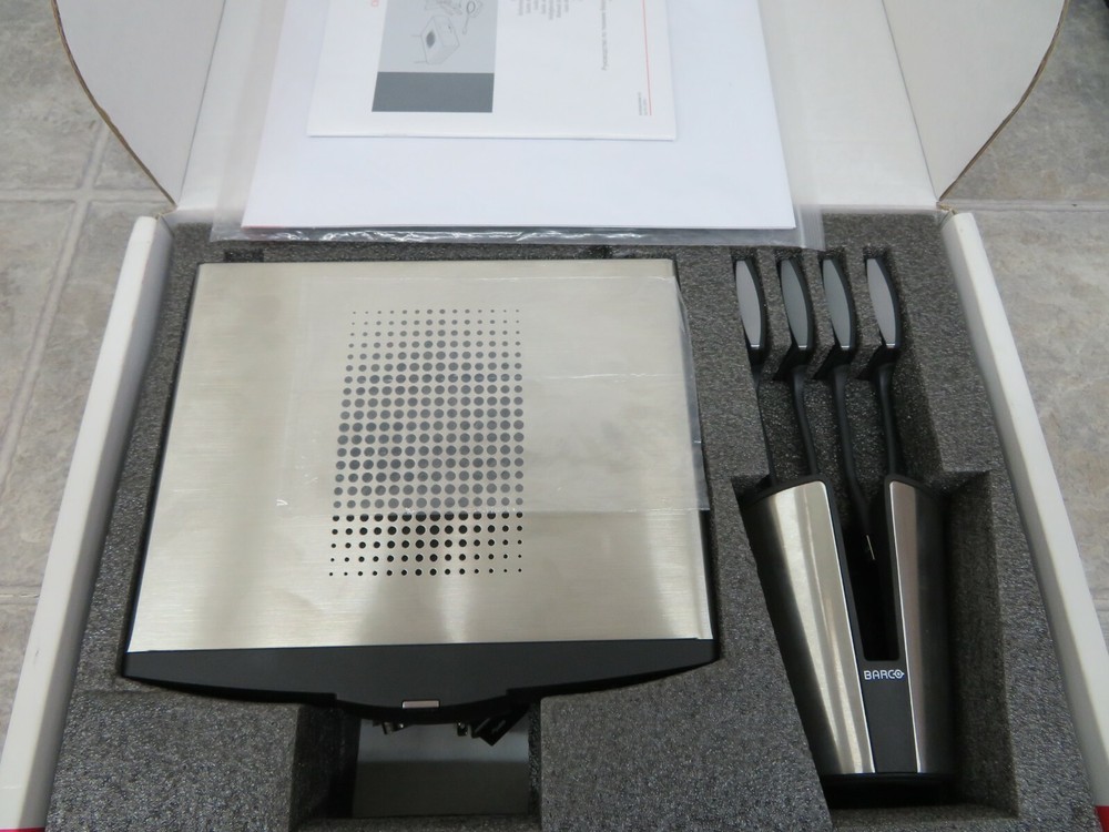 Barco Clickshare Set R9861005NA CSC-1 4 Button Base Wireless Presentation System