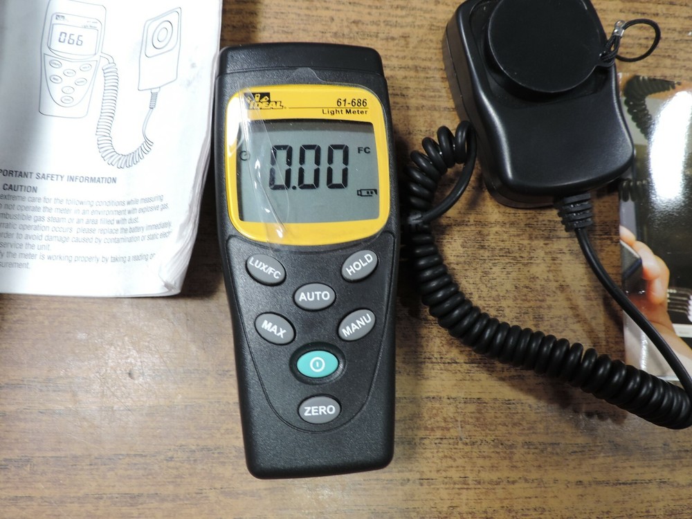 IDEAL 61-686 Digital Light Meter in Case