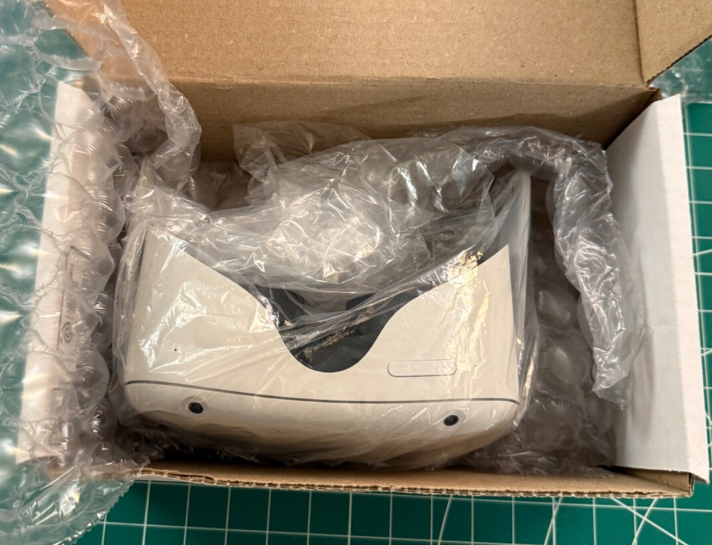 Oculus Meta Quest 2 VR Replacement Headset Only 64GB Fully tested and Functional