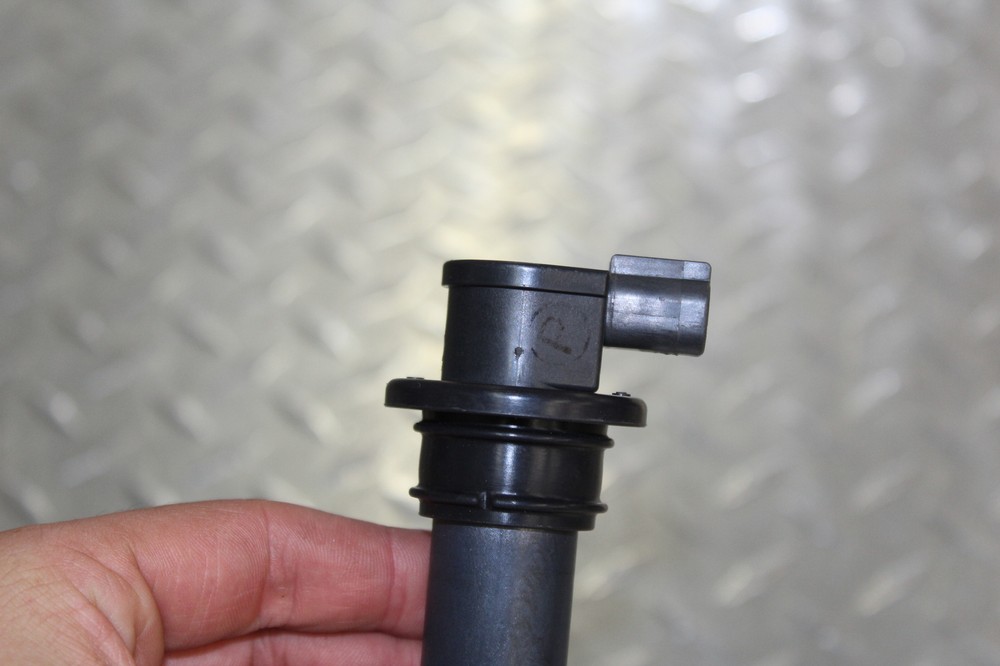 2011 TRIUMPH SPEED TRIPLE IGNITION COIL SPARK PLUG CAP