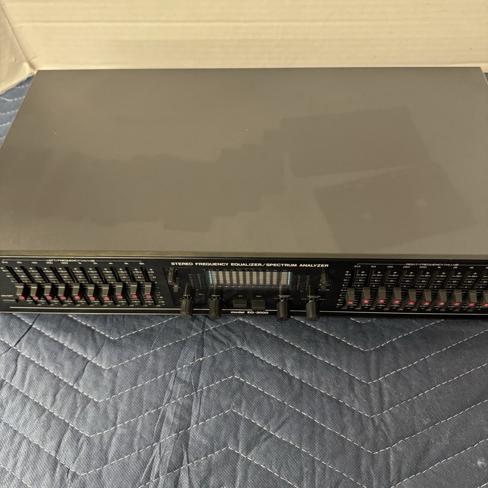 BSR EQ-3000 10-BAND STEREO FREQUENCY EQUALIZER / SPECTRUM ANALYZER - SERVICED