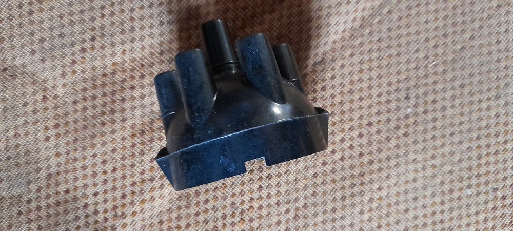 Jaguar 6 Cylinder Distributor Cap
