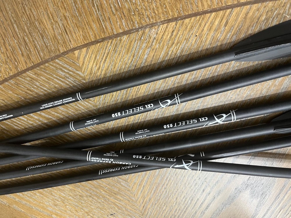 6 CXL Select 250 Carbon Express Arrows