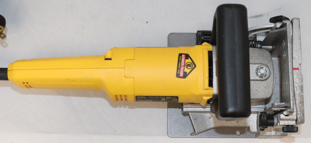 Dewalt DW682 plate joiner