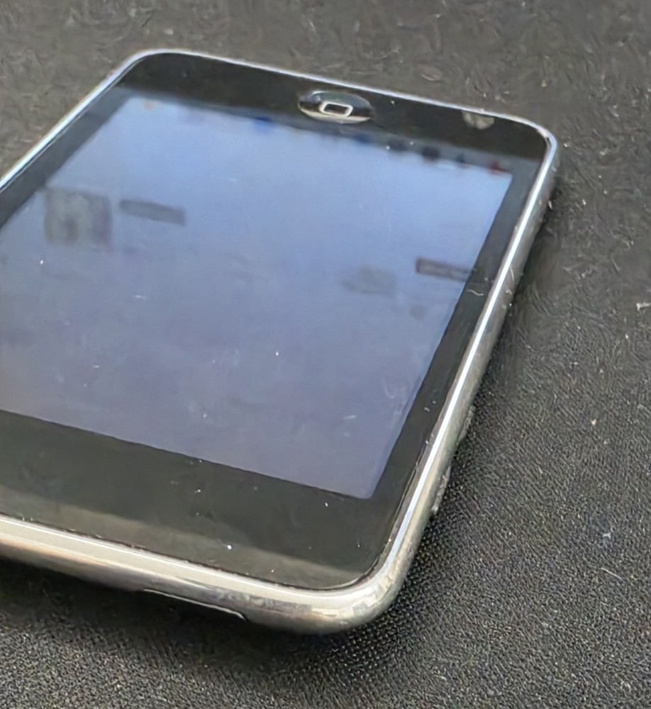 Apple iPod Touch 3rd Generation 64GB Model A1318.