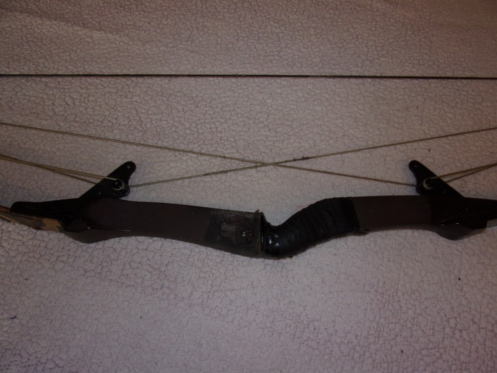 Vintage Bear Whitetail Hunter Compound Bow