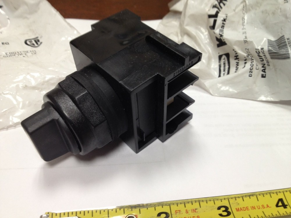 Killark D2CO53C8, 3-Position Control Station, Center Off, CID2 30mm