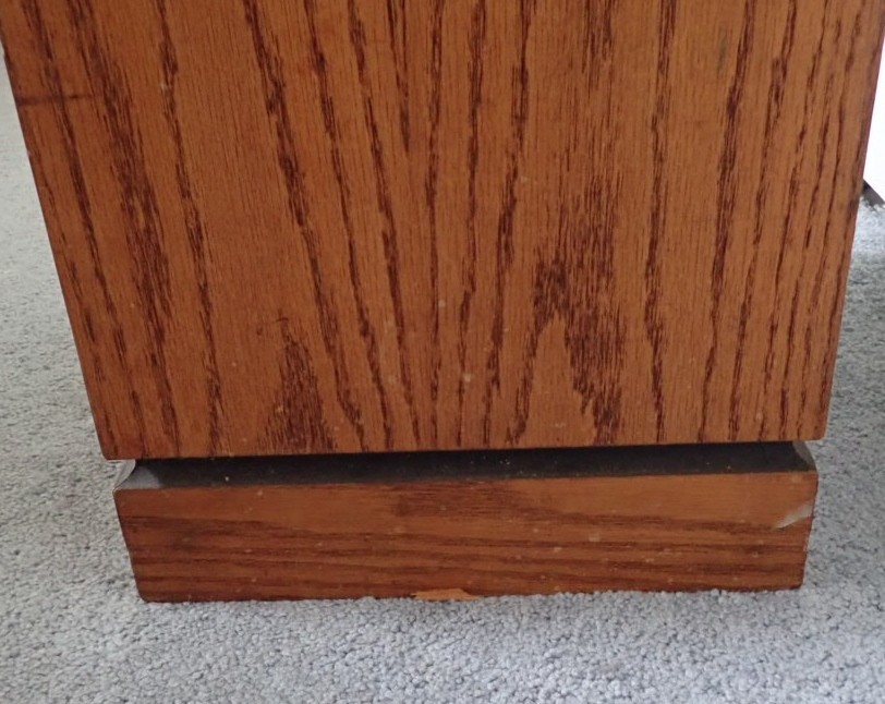 Single Klipsch Quartet Speaker Base in Good Condition