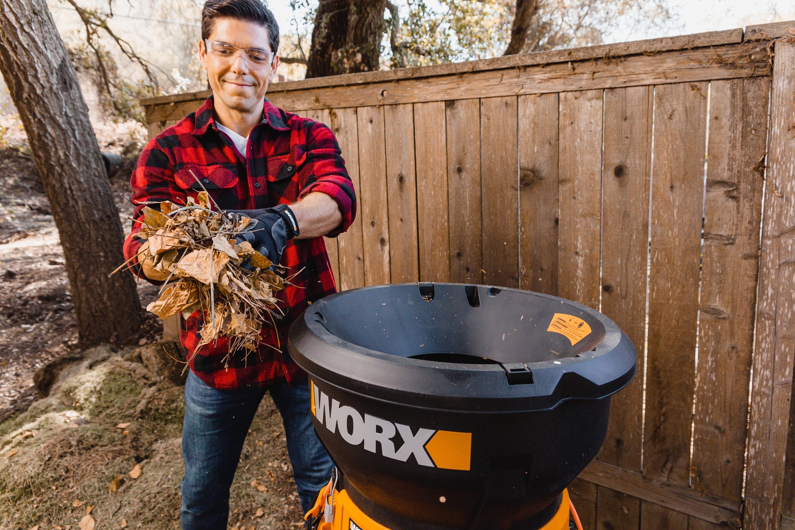 WORX - 13 Amp Electric Leaf Mulcher - 53 Gallons of Leafs Per Min - 11:1 Leaf...