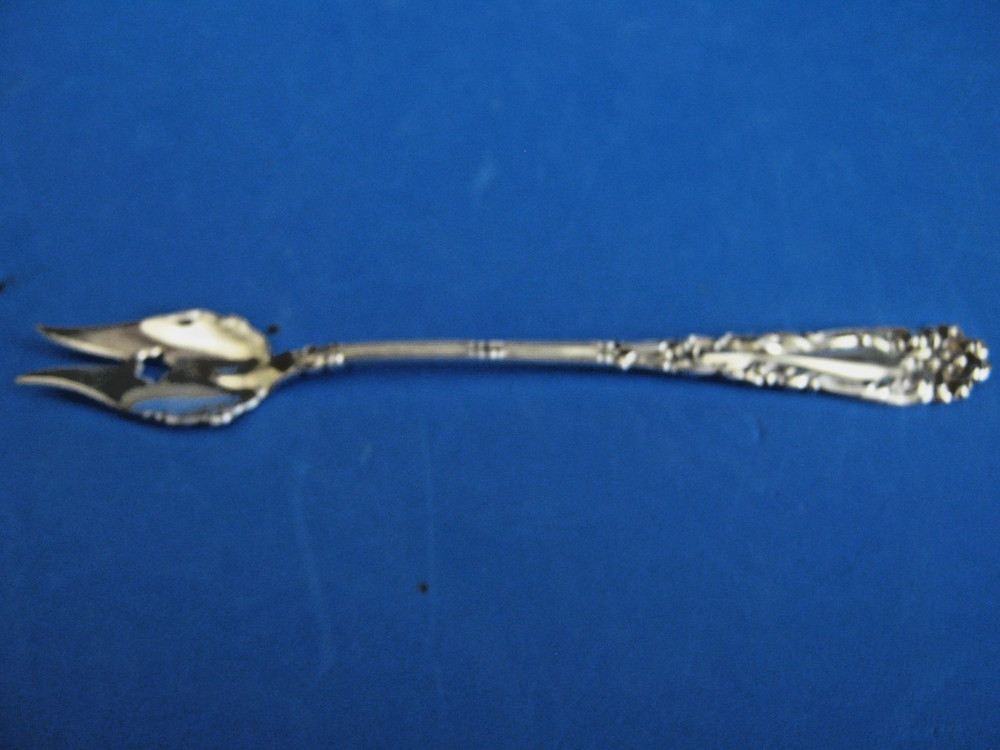 STERLING SILVER PICKLE FORK w/"W" MARK/ .5 OZ in WEIGHT