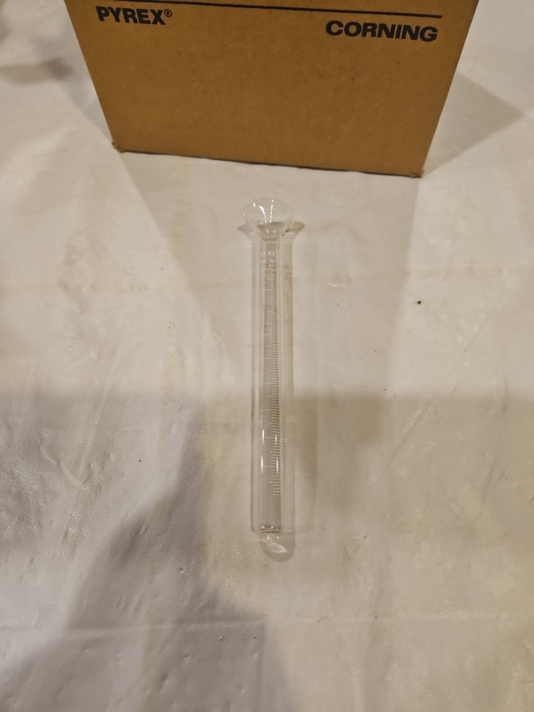 Pyrex Student Cylinder Graduated Plastic Hex Base 3075-10 / 12 Pack  New