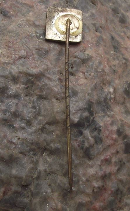 Honeywell Vintage Computer Mainframe Consumer Electronics Technology Pin Badge