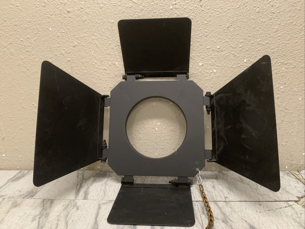 Mole Richardson Barn Doors, Light Shield, With Chain