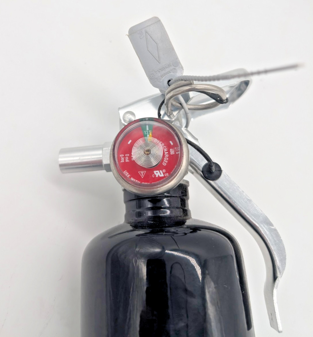 Drake FIREX-MNT-DAG Quick Release Fire Extinguisher Mount and H3R Extinguisher