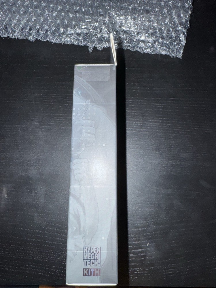 SUPER POCKET HANDHELD CONSOLE CAPCORN x KITH HYPER MEGA TECH