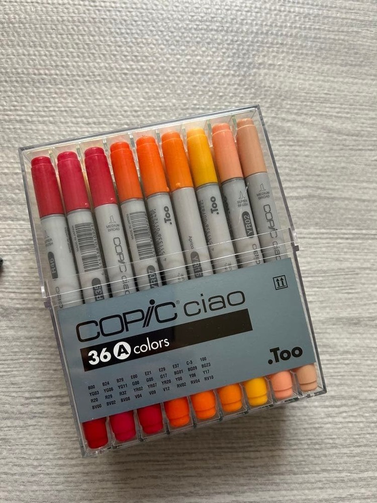 Copic Ciao Starter Kit with 85 colors and a book