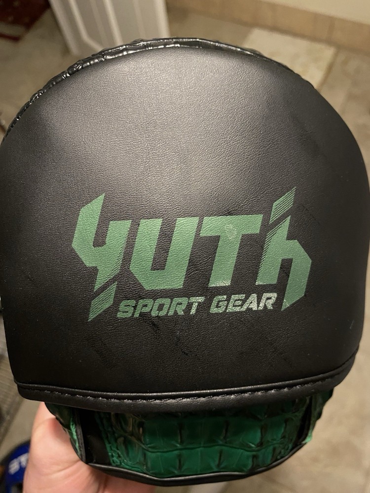 Yuth Sports Gear Focus Mitts