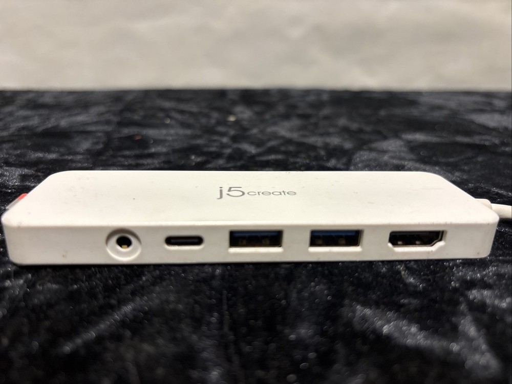 j5create JCD373 MICRO SD/SD USB MIC HDMI Mini POWER IN Dock Adapter