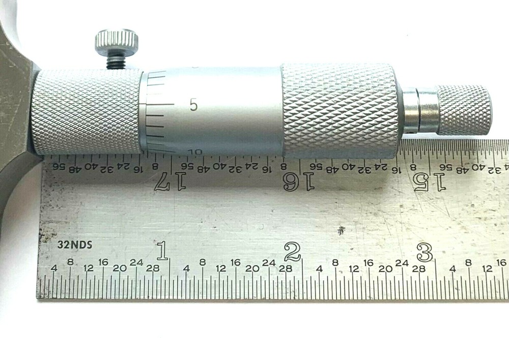 0-4" DEPTH MICROMETER W/ 2-1/2" BASE - 001" RESOLUTION