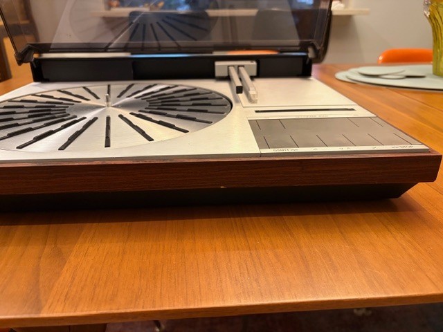 Bang & Olufsen Beogram 4002 Turntable w/ Linear Tracking Arm