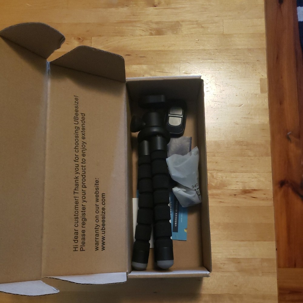 UBeesize Phone Tripod  Wireless Remote - Missing phone holder attachment