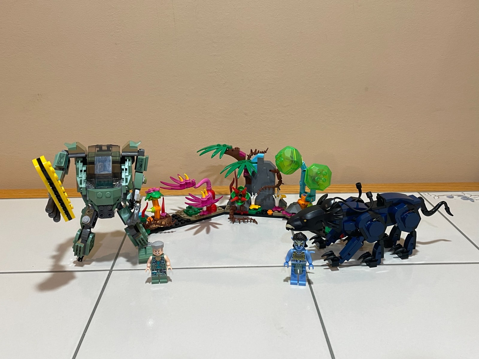 Lego Avatar 75571 Neytiri & Thanator Vs AMP Suit Quaritch Incomplete w/ Minifigs