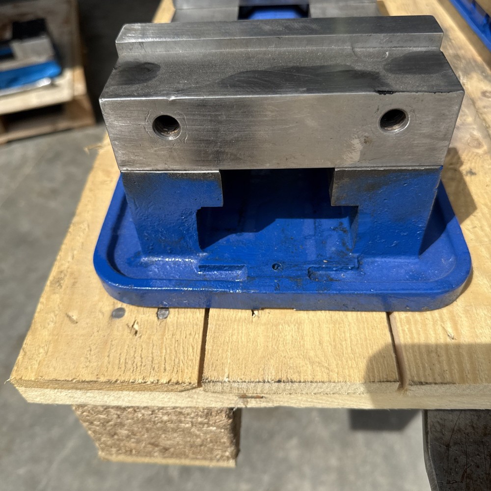 Kurt 6” Precision Machine Vise Model D60 (av12