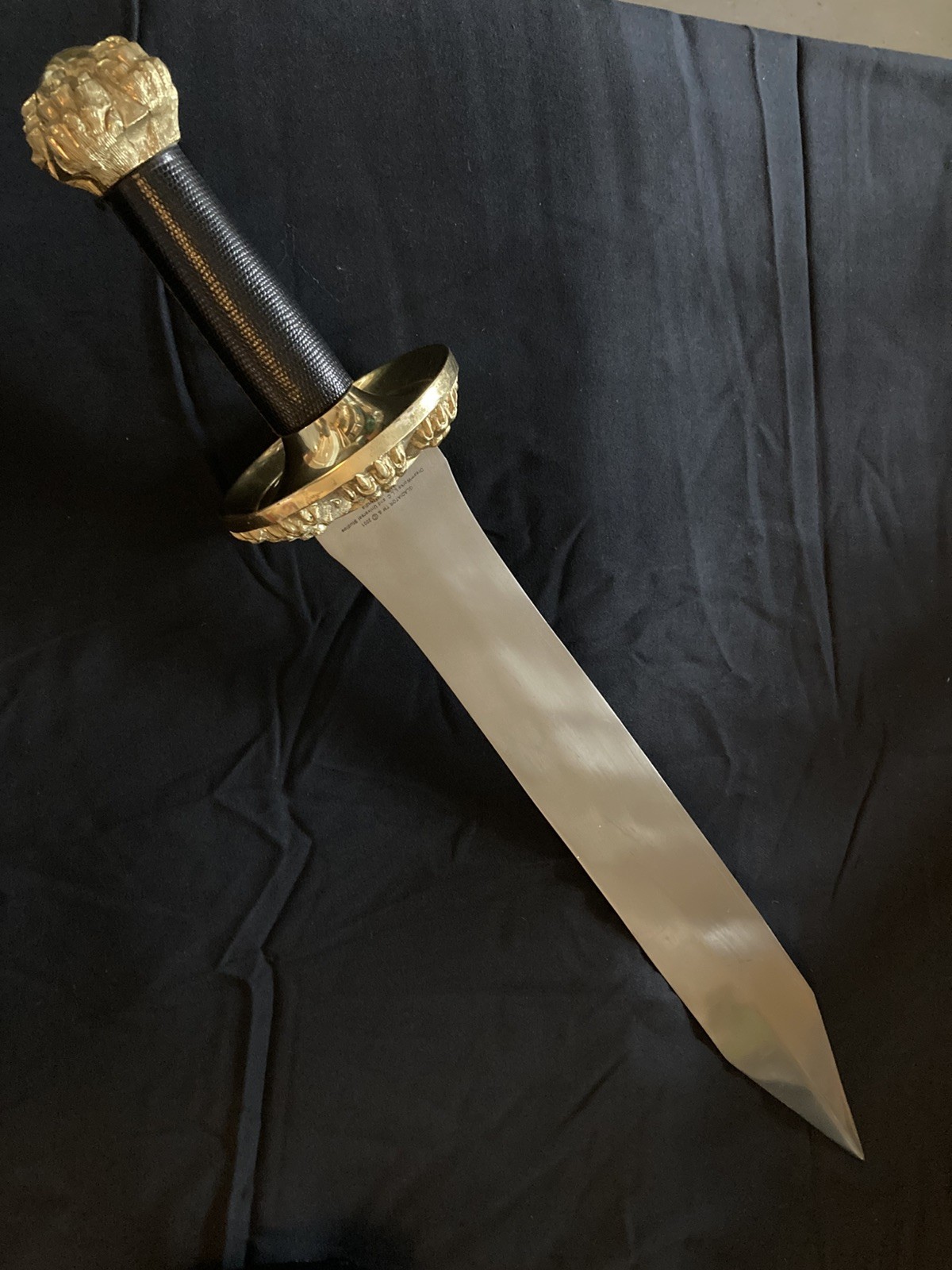 Gladiator Tigris of Gaul Sword x Dreamworks 2000W/ Stand Replica Please