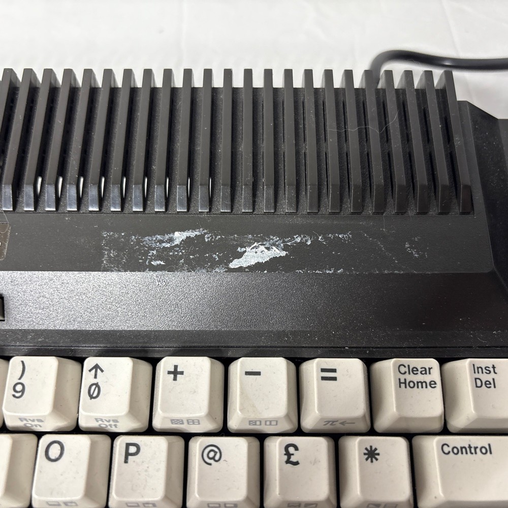 Commodore Plus 4 with original power supply. Read description!