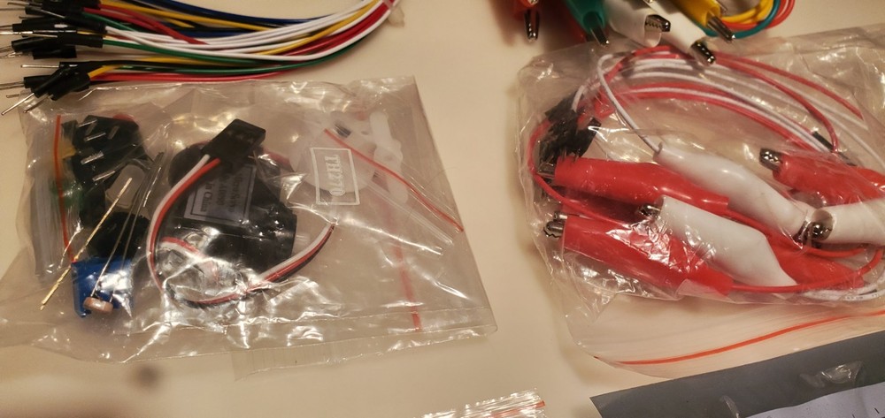 SparkFun Inventor's Kit for micro:bit - KIt 15228 Opened