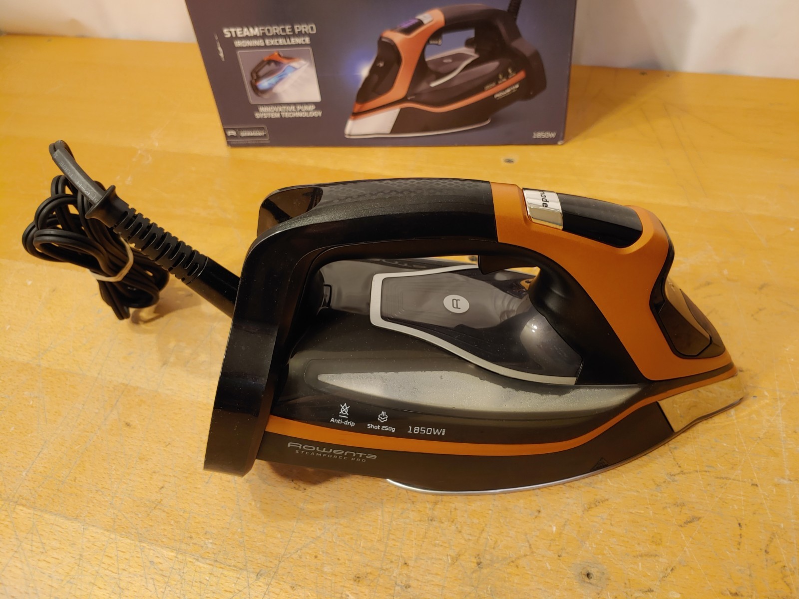 Rowenta Iron Steam Force Pro Steam Iron for Clothes, 1850 Watts, DW9580, Used