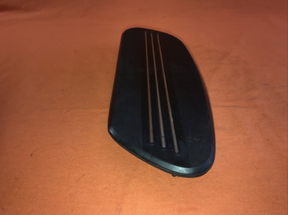 HARLEY-DAVIDSON GENUINE STREAMLINER FLOORBOARD RUBBER INSERT-RIGHT SIDE ONLY!