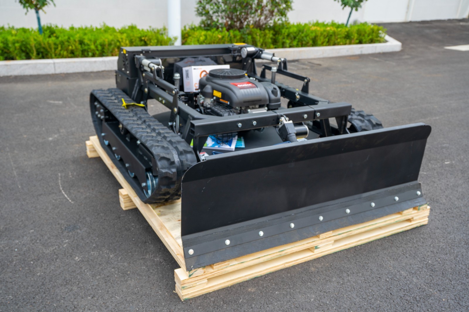 Lawn mower snow shovel, can push snow, can push soil，608/764/810