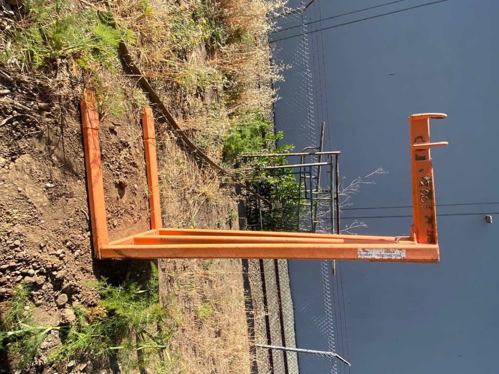 Cleasby HF2000 crane hoisting forks