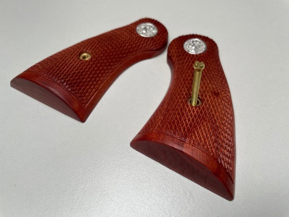 All Checker on Wood Decorative Grips For Colt Python grip, Checker; silver logo